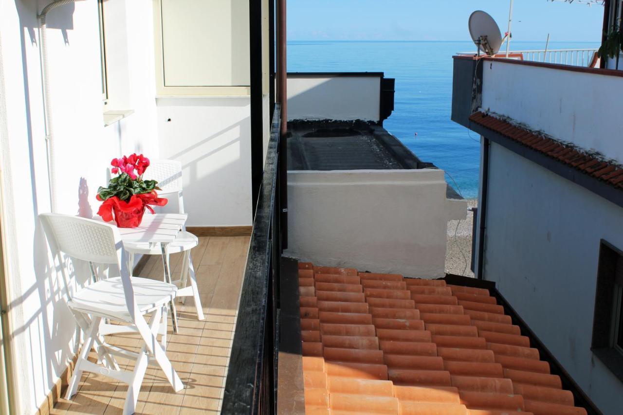 Casa Peppino Appartement Letojanni Buitenkant foto